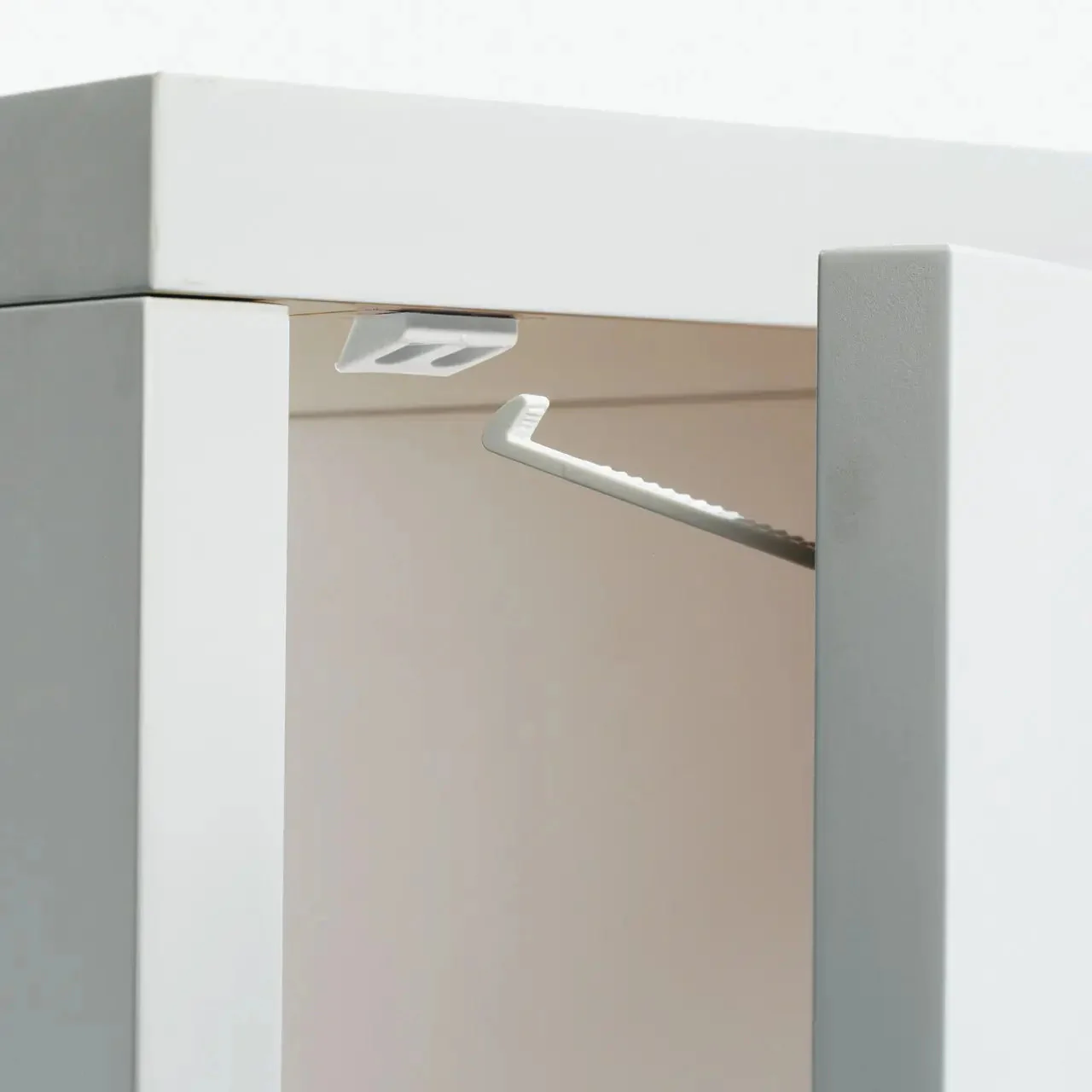 BabyDan Cabinet and Drawer Catch Lock - Image 4