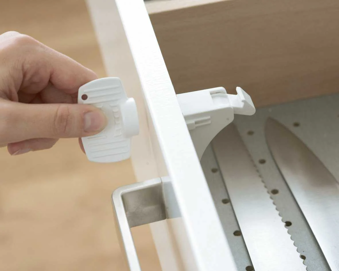BabyDan Magnetic Drawer and Cupboard Lock - Image 3