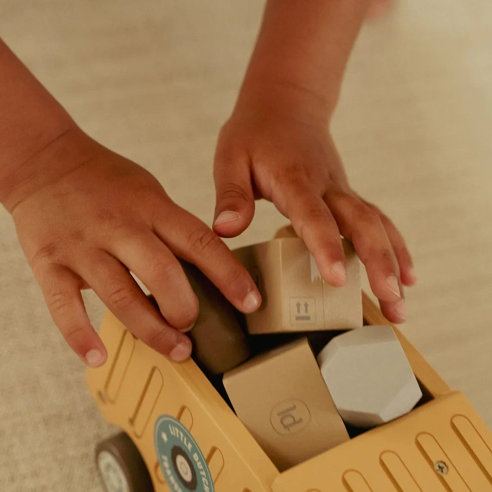 Little Dutch Wooden Garbage Truck - Image 3