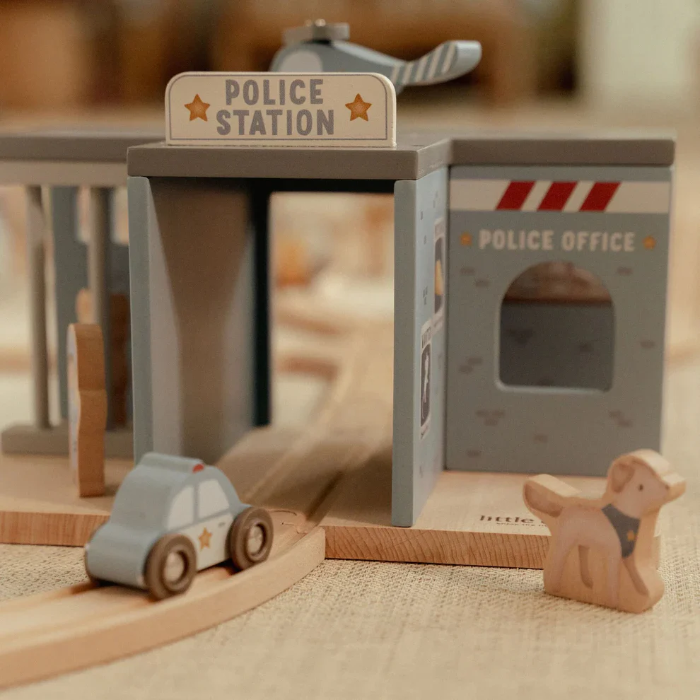 Little Dutch Wooden Police Station - Image 4
