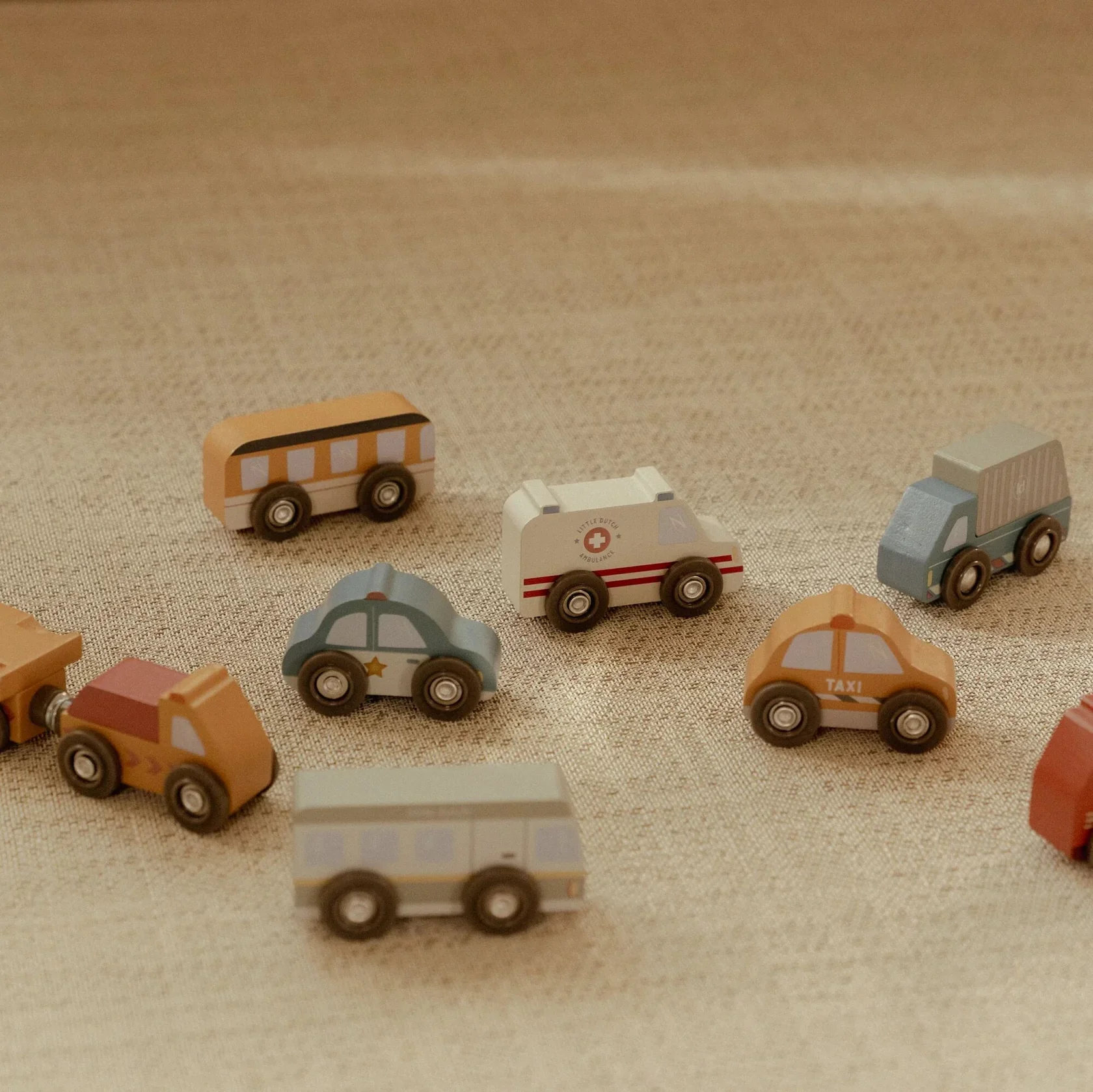 Little Dutch Wooden Vehicle Set - Image 9
