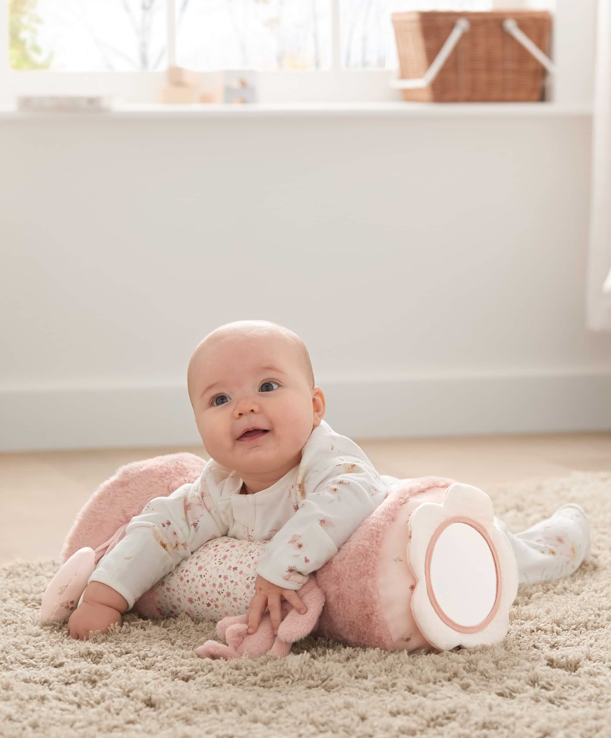 Mamas & Papas Tummy Time Roll - Welcome to the World Pink - Image 3