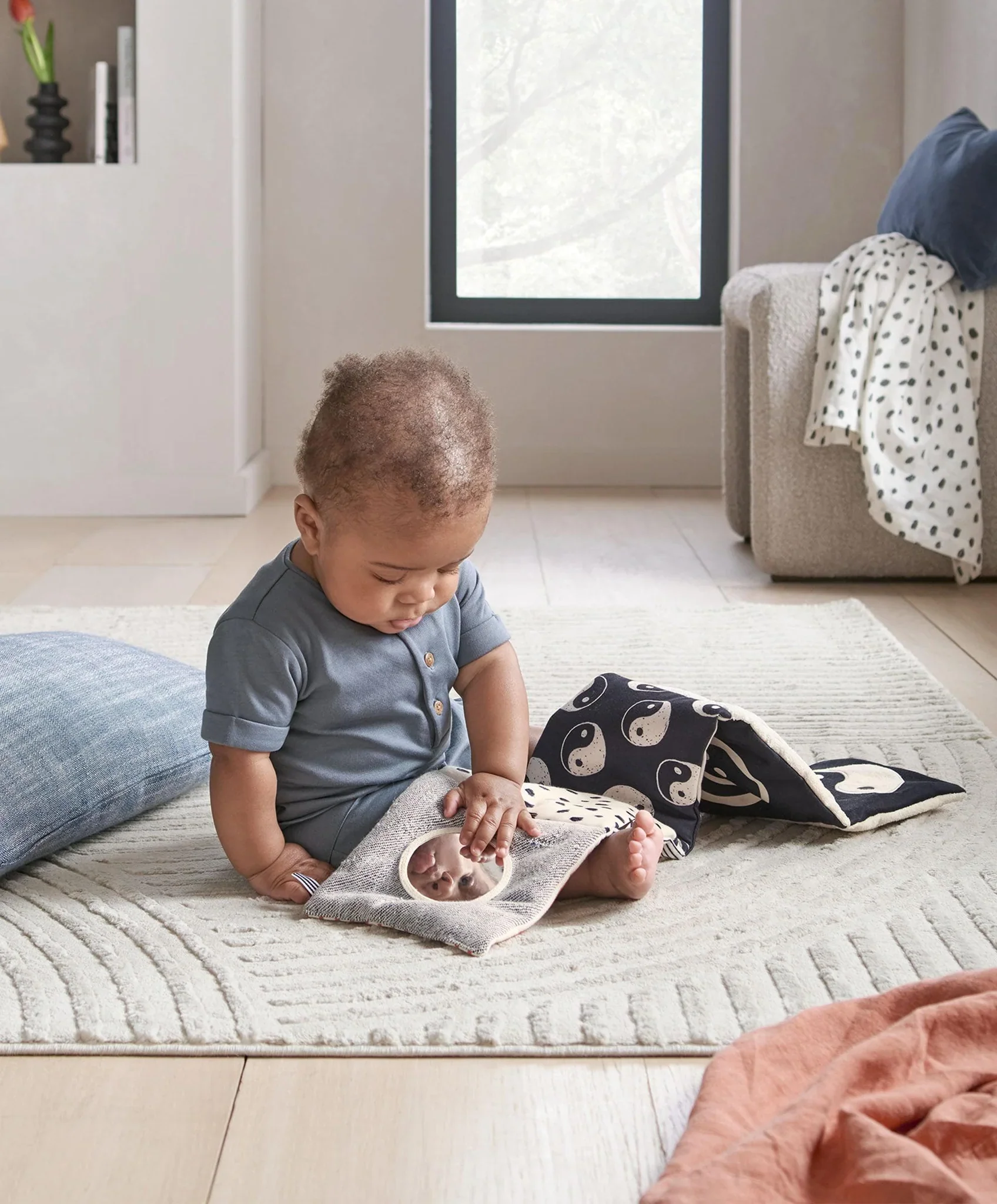 Mamas & Papas x Another Fox Folding Book - Image 8