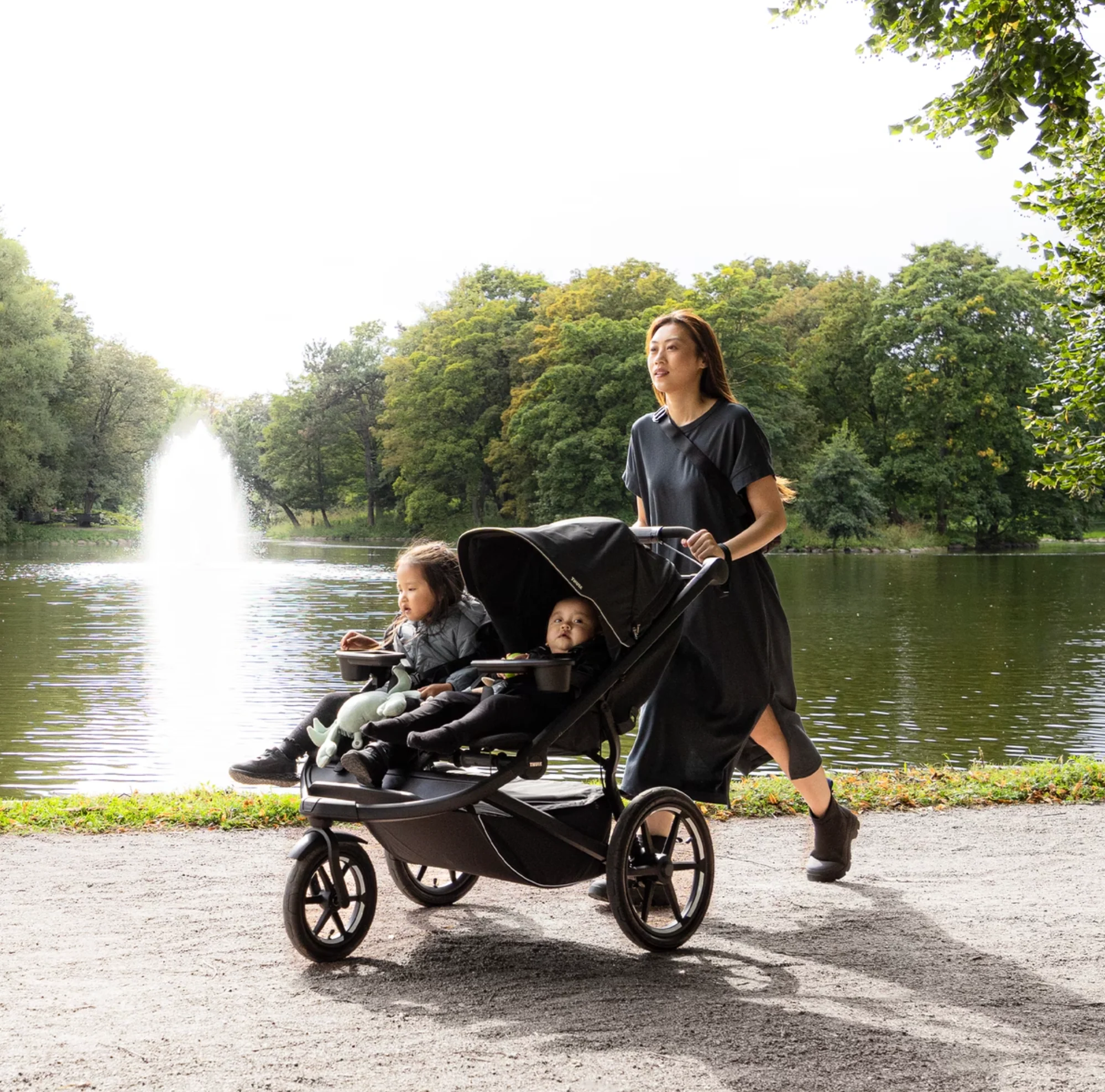 Thule Urban Glide 3 double Stroller + Bassinet | Bonus Gift - Image 4